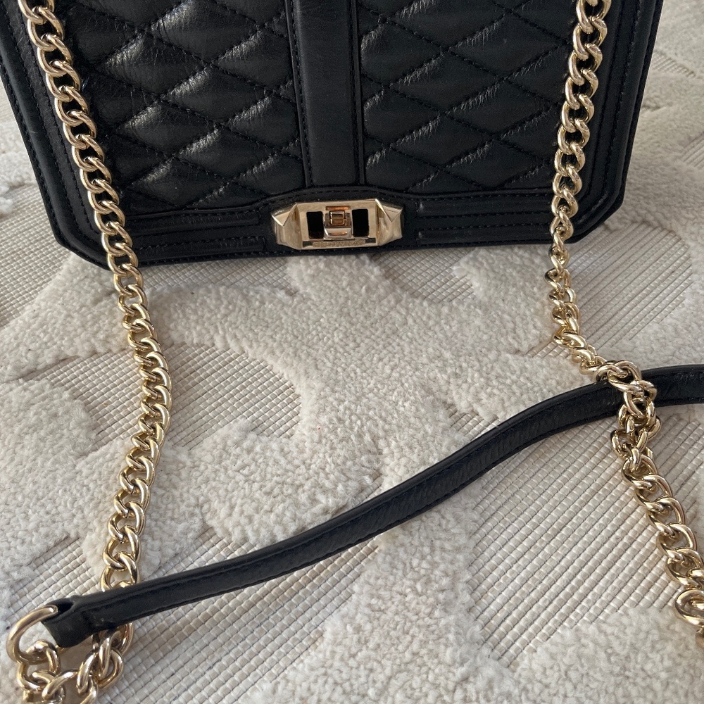black crossbody with chain strap